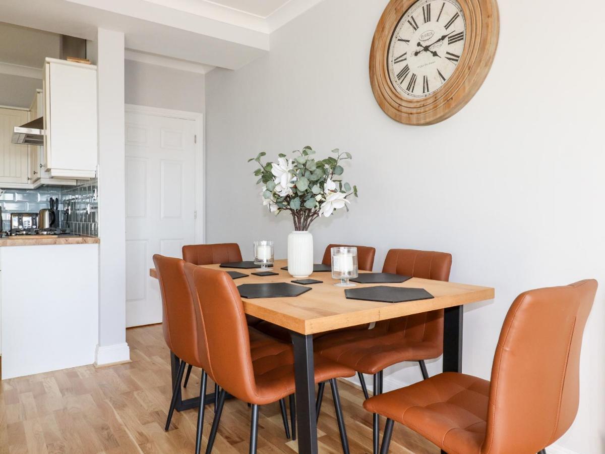 Flat 2 Leilighet New Quay Eksteriør bilde