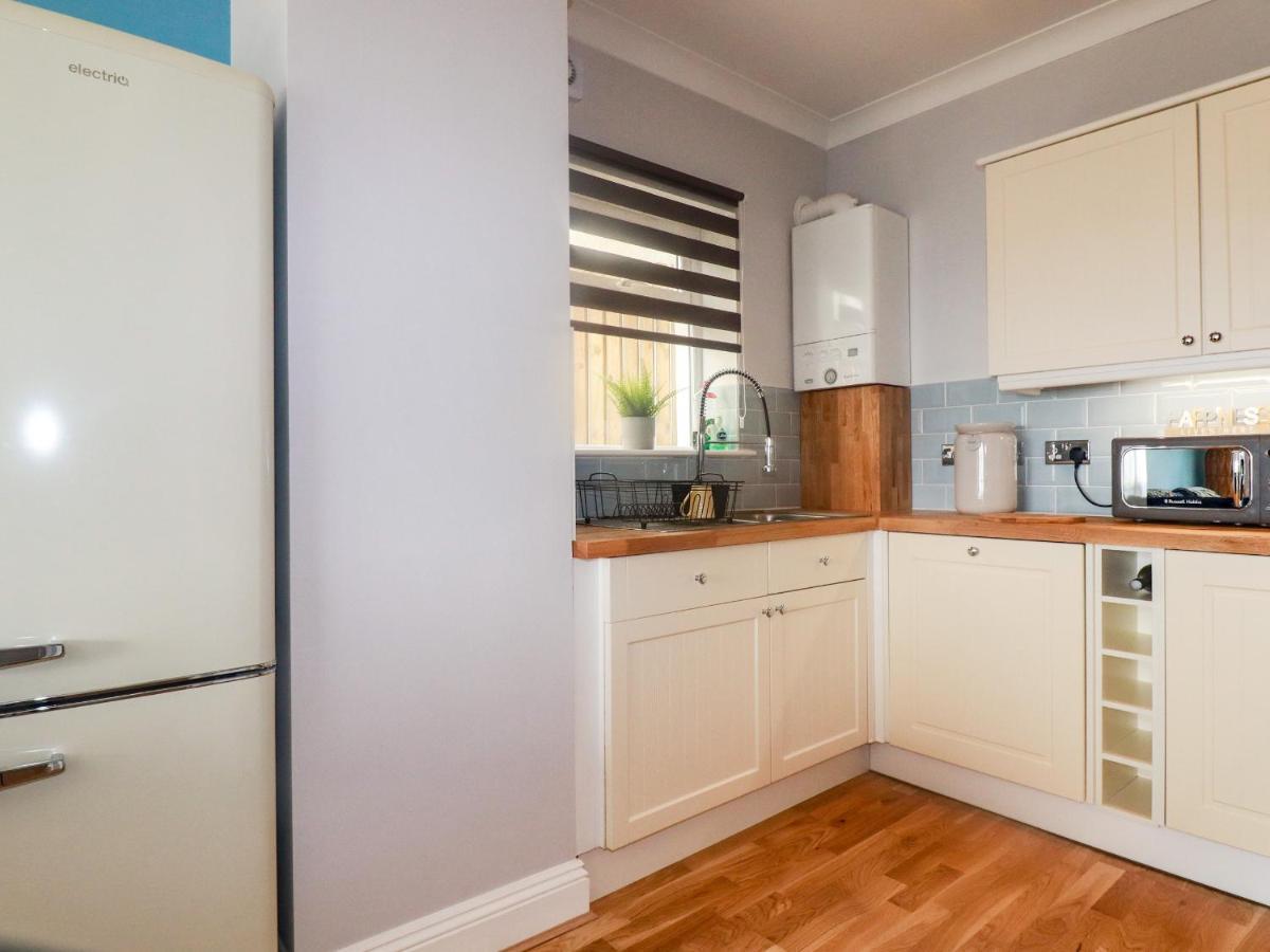 Flat 2 Leilighet New Quay Eksteriør bilde