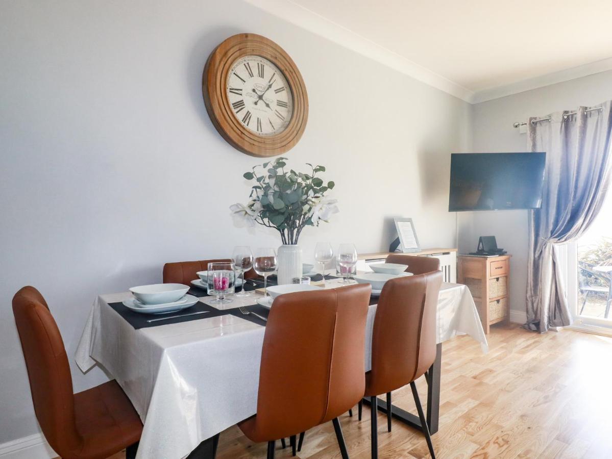 Flat 2 Leilighet New Quay Eksteriør bilde